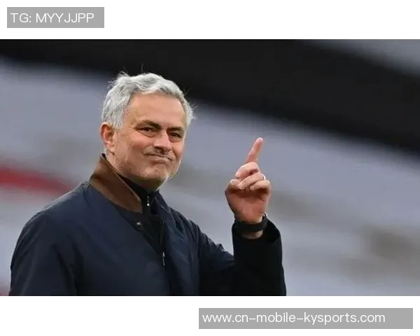 穆里尼奥对半场表现不满直言想换下九人球队晋级16强之路艰辛