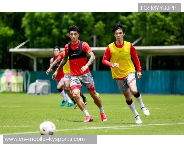 上海海港足球俱乐部青训技术比武活动精彩上演展现年轻球员实力与潜力 上海海港足球俱乐部青训技术比武活动精彩上演展现年轻球员实力与潜力