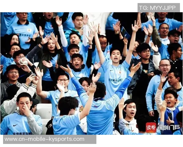 客胜三镇成功保级球迷热情迎接深圳新鹏城全队归来 客胜三镇成功保级球迷热情迎接深圳新鹏城全队归来