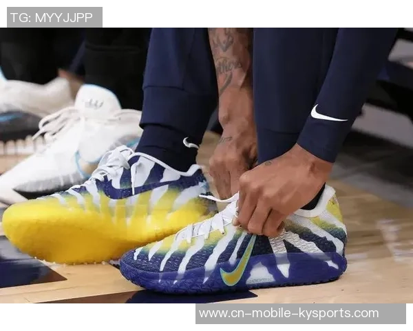 杜克大学球员展示球队专属莫兰特Ja3PE配色引发热议 杜克大学球员展示球队专属莫兰特Ja3PE配色引发热议