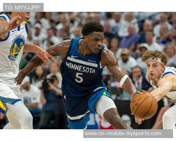 爱德华兹上半场表现低迷仅得6分遭对手严防三分球全失无缘得分爆发 爱德华兹上半场表现低迷仅得6分遭对手严防三分球全失无缘得分爆发